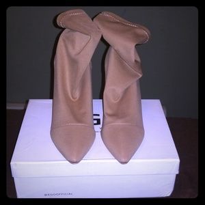 Brand new lycra stretchy shoes